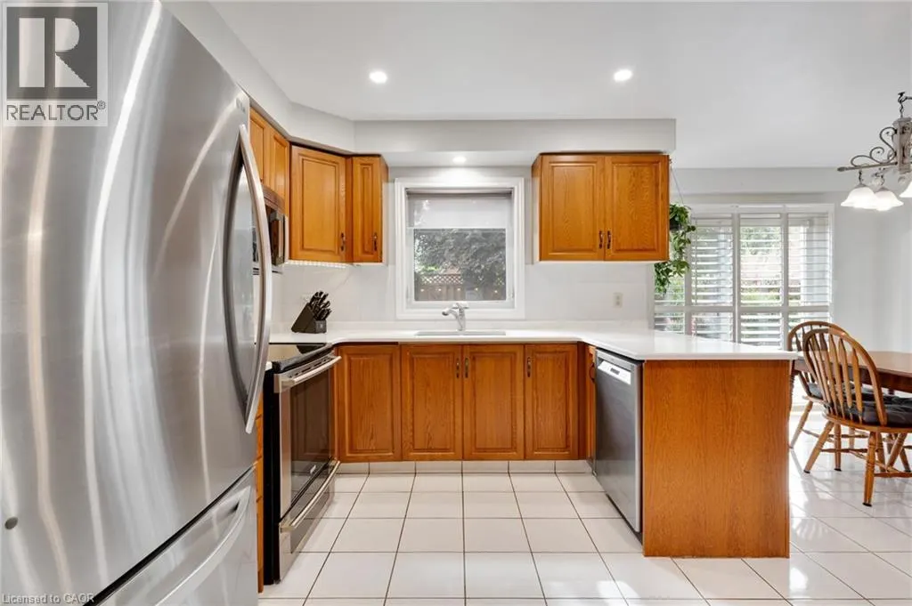 20 ANGLEROCK Drive