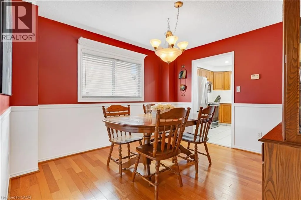 20 ANGLEROCK Drive