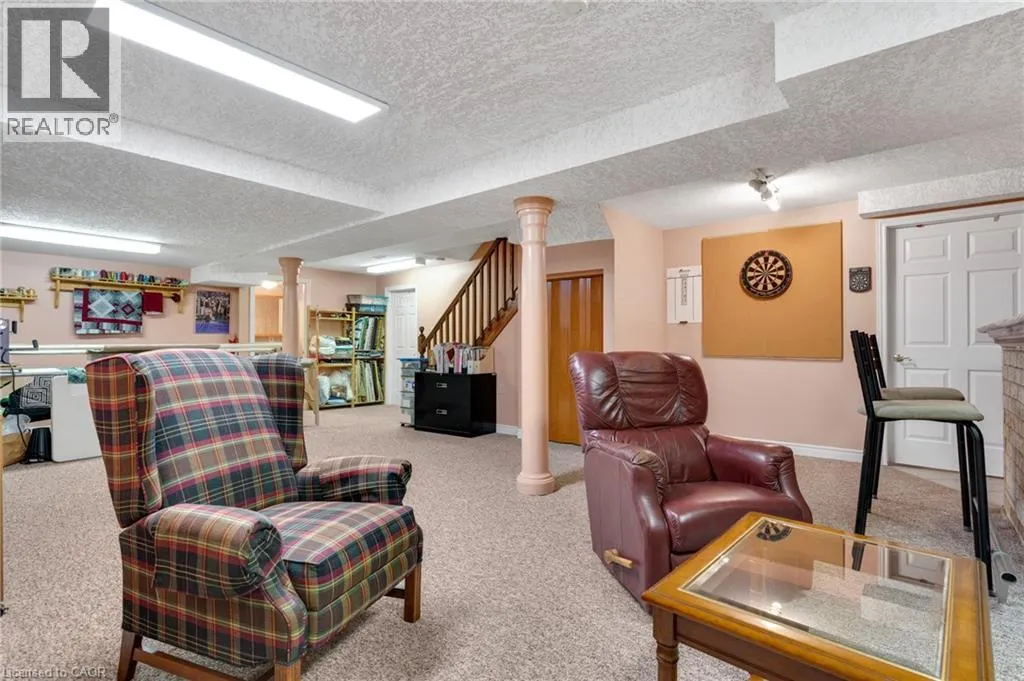20 ANGLEROCK Drive