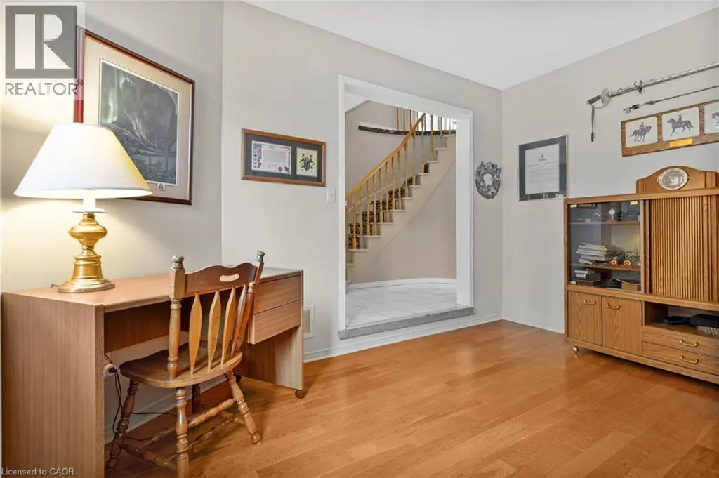 20 ANGLEROCK Drive