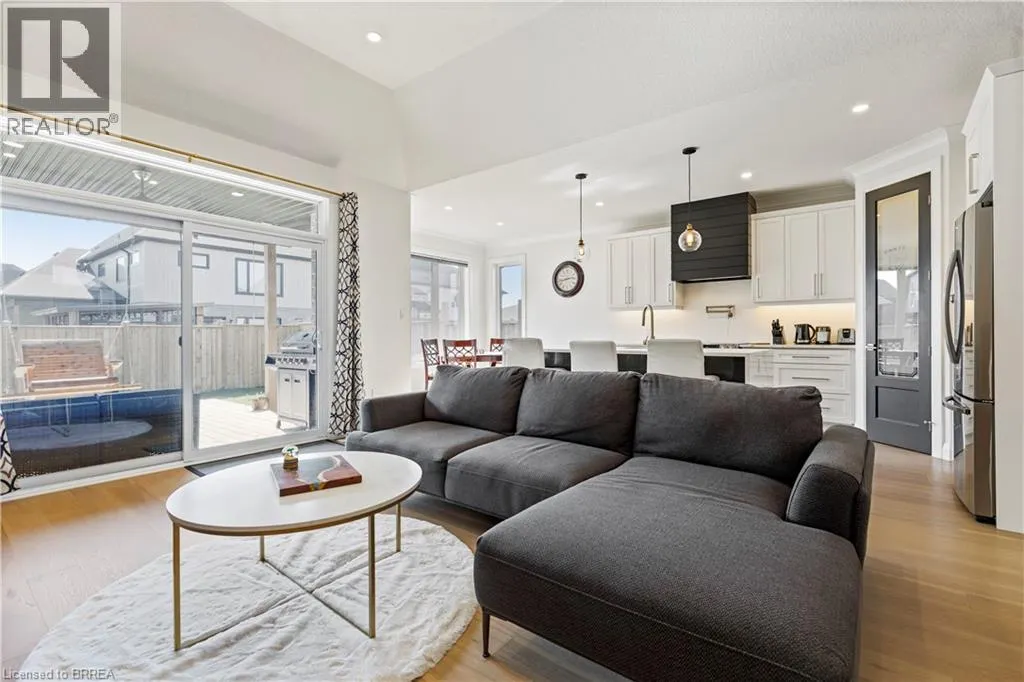4099 SUGARMAPLE Crossing