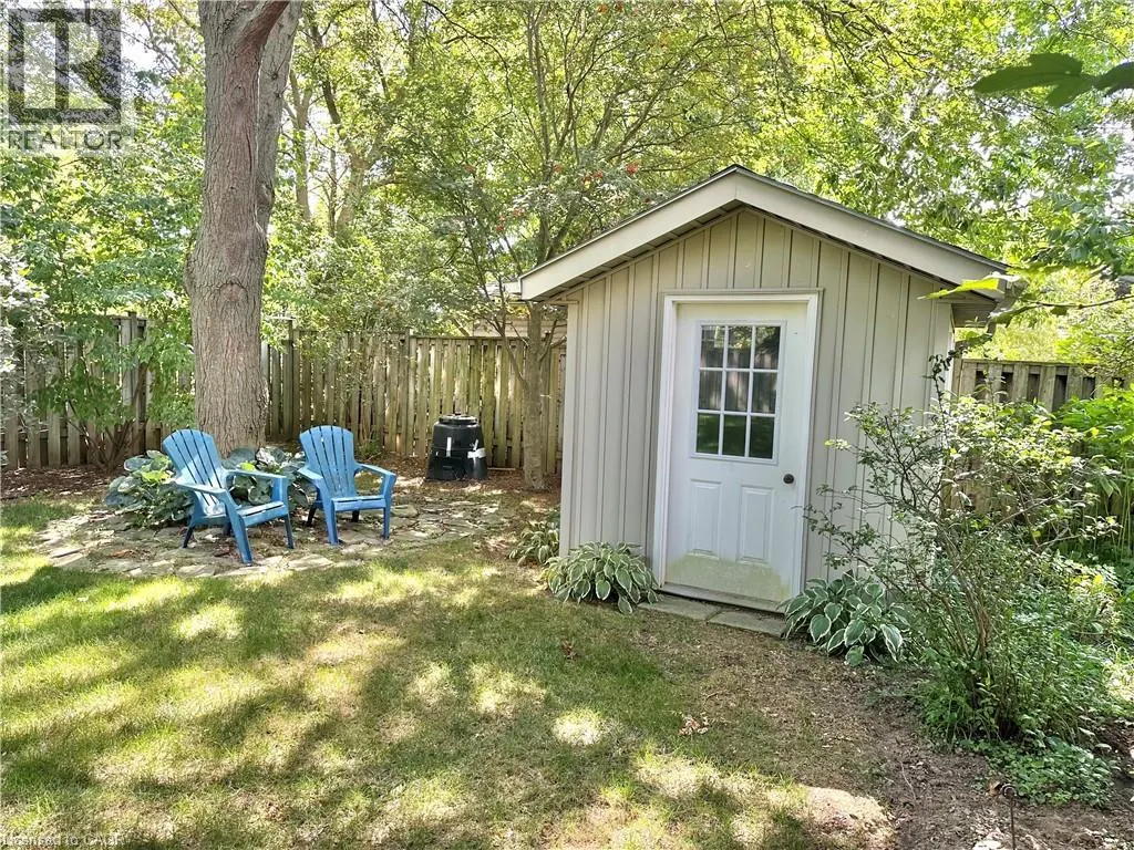 21 WEMBLEY Court