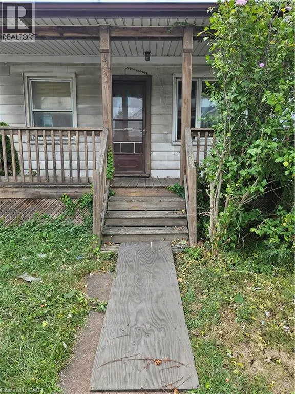 267 ROSSLYN Avenue N
