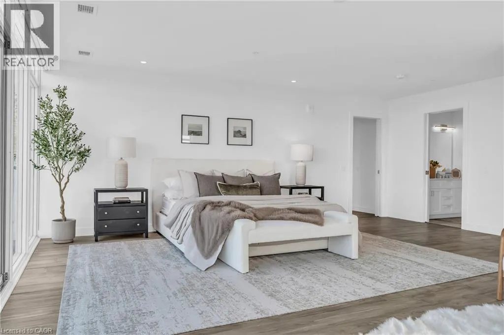 15 GLEBE Street Unit# PH2001, #PH2001