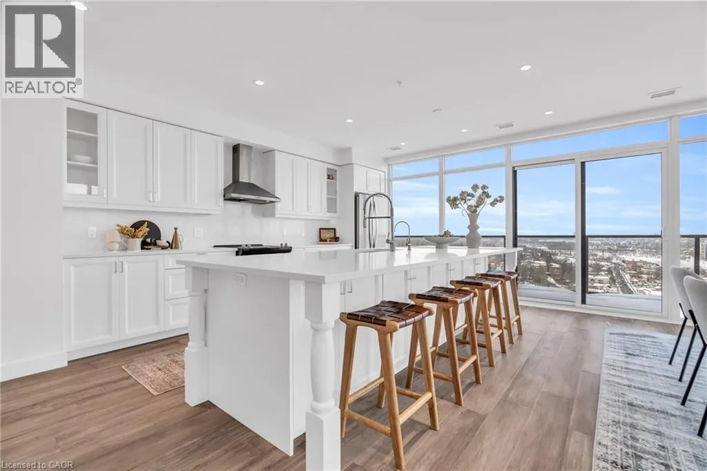 15 GLEBE Street Unit# PH2001, #PH2001