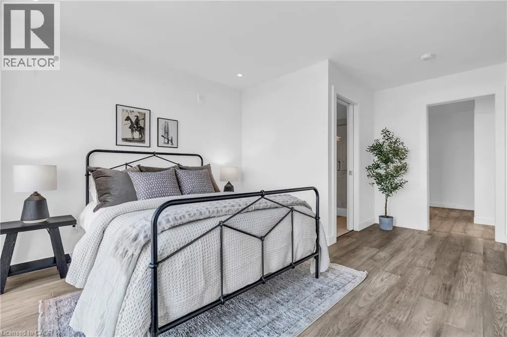 15 GLEBE Street Unit# PH2001, #PH2001