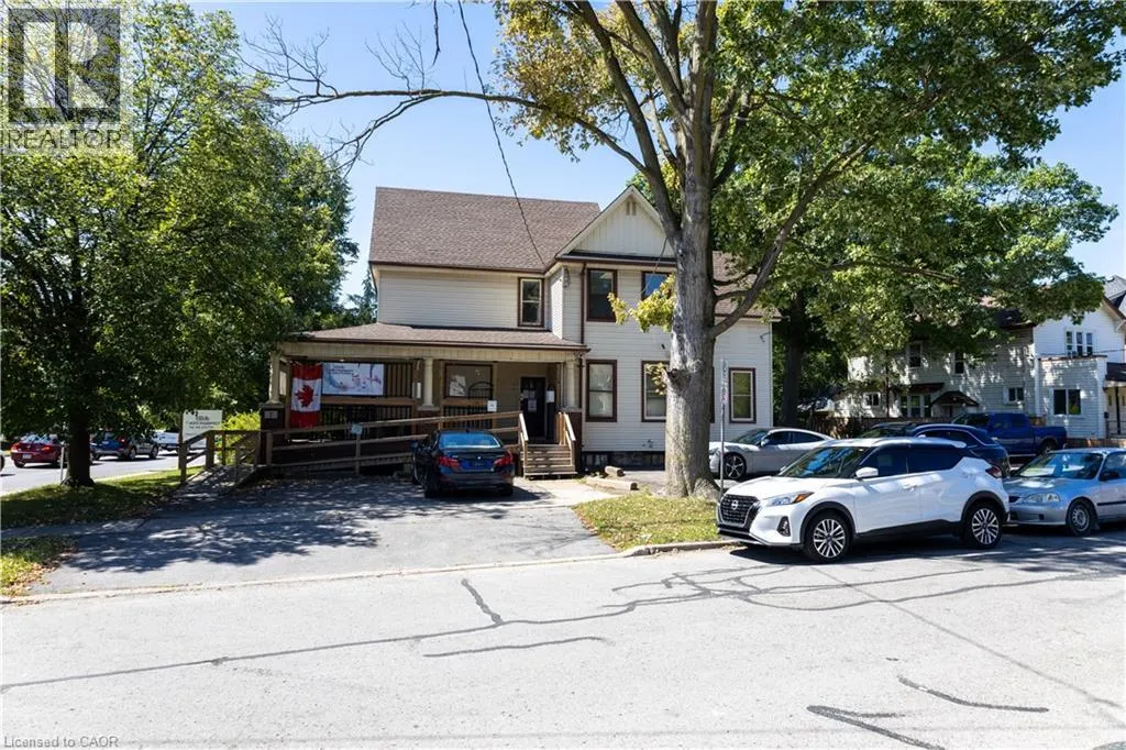 7 WELLAND Avenue