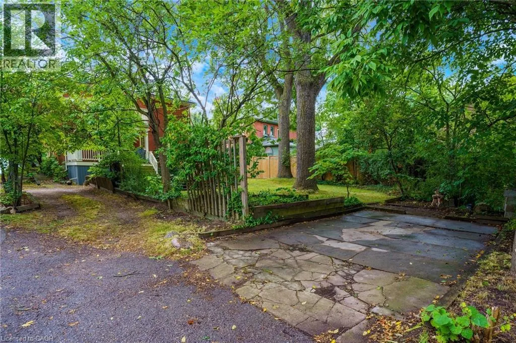 36 WENTWORTH Avenue