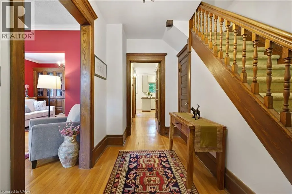 36 WENTWORTH Avenue