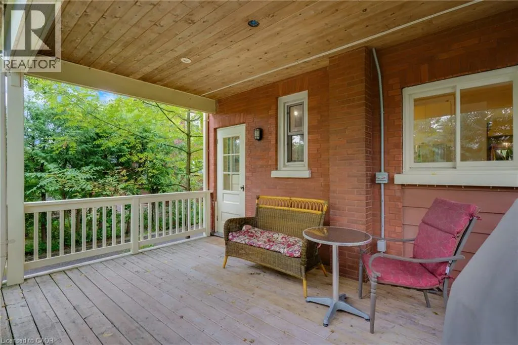 36 WENTWORTH Avenue