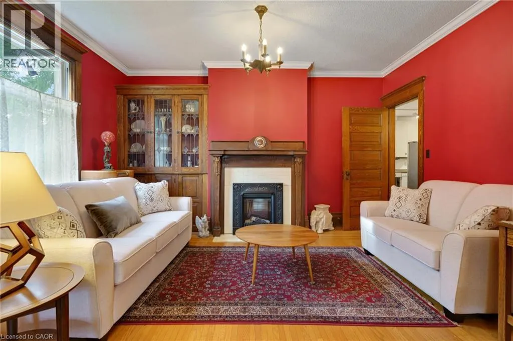 36 WENTWORTH Avenue