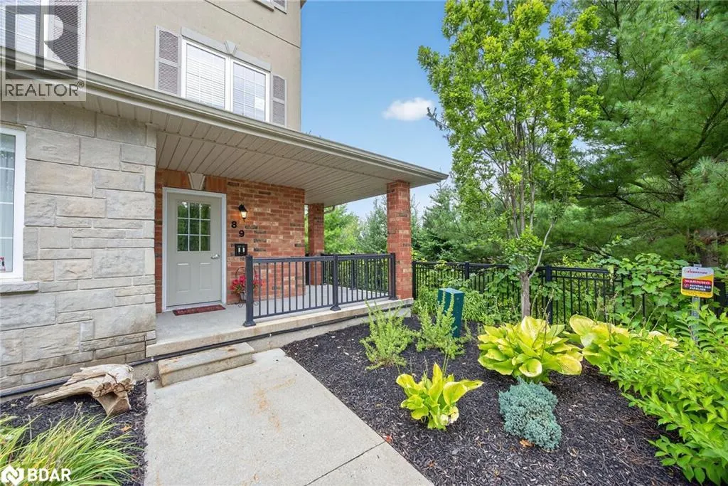 49 FERNDALE Drive S Unit# 8, #8