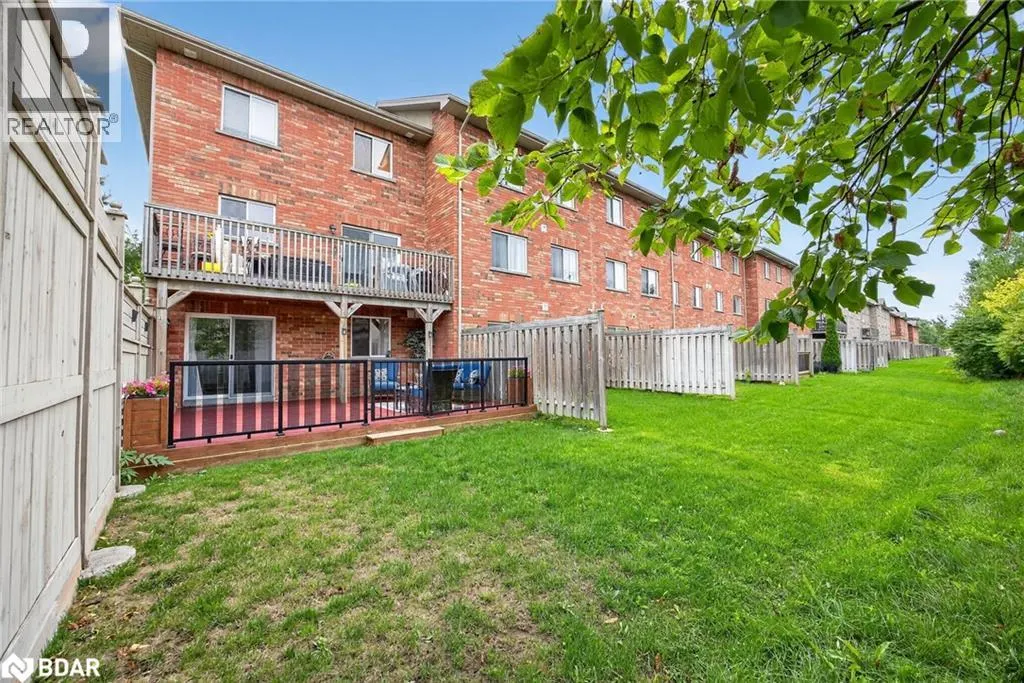 49 FERNDALE Drive S Unit# 8, #8