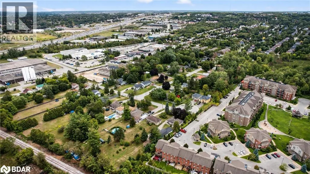49 FERNDALE Drive S Unit# 8, #8