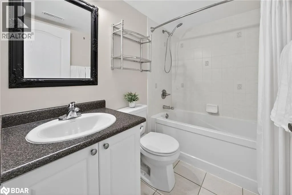49 FERNDALE Drive S Unit# 8, #8