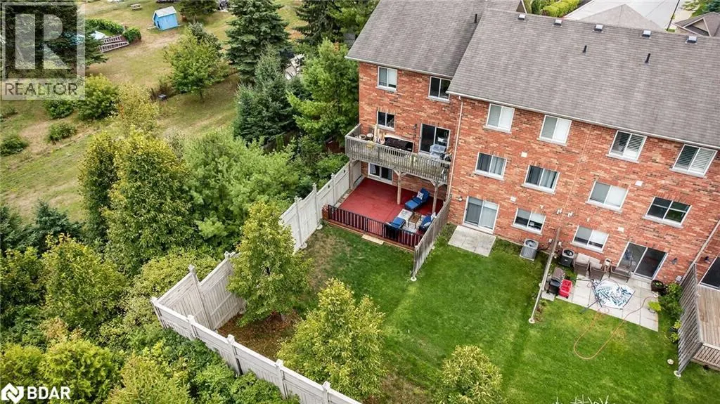 49 FERNDALE Drive S Unit# 8, #8