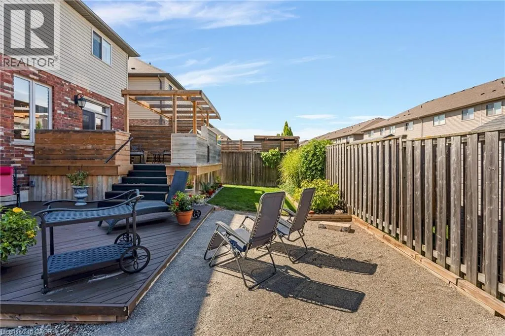 60 GARINGER Crescent