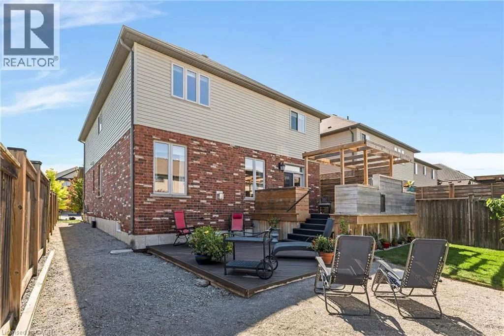 60 GARINGER Crescent