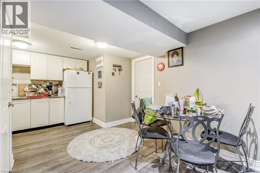 5446 CALVERT Place