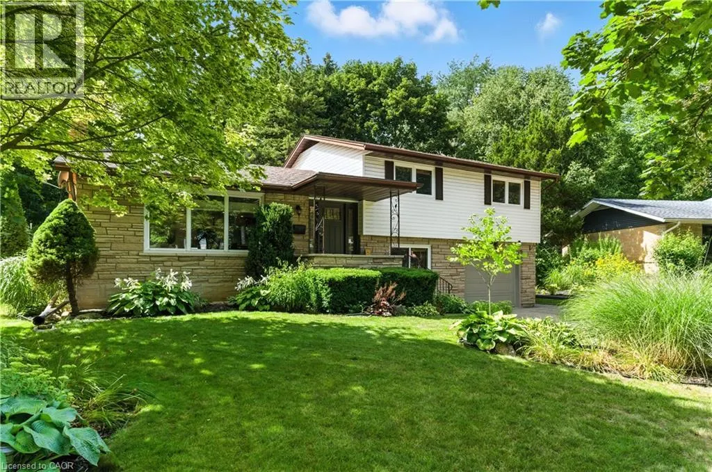 33 SHADYWOOD Crescent