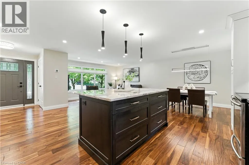 33 SHADYWOOD Crescent