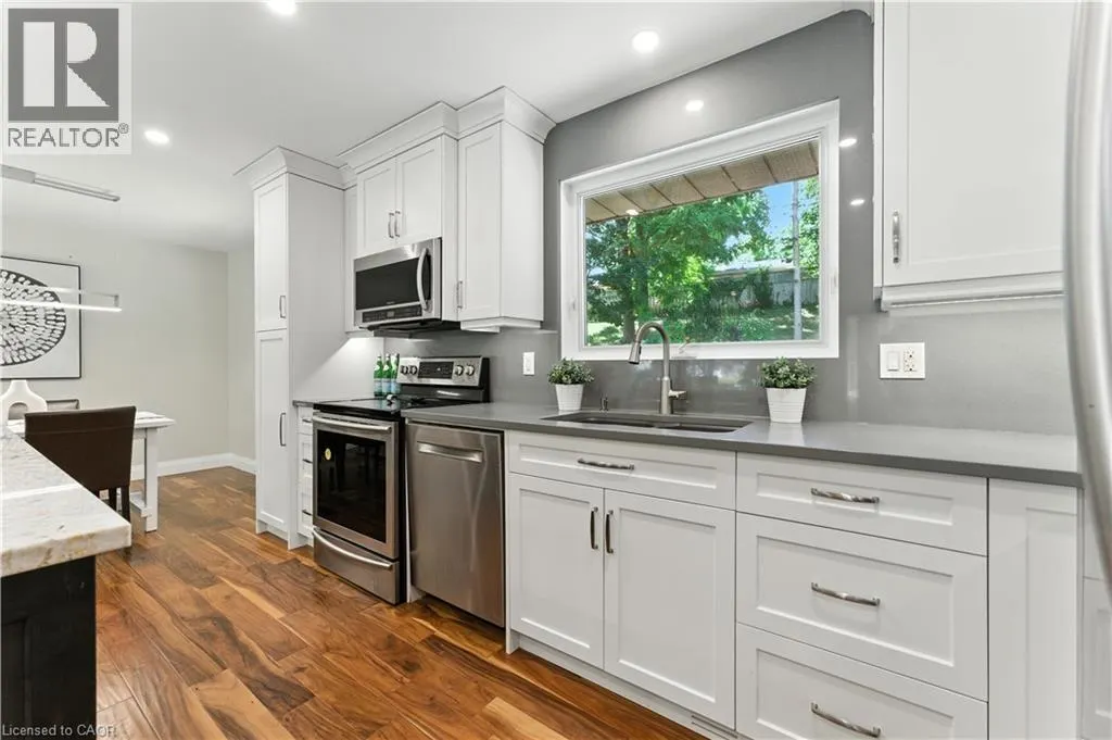 33 SHADYWOOD Crescent