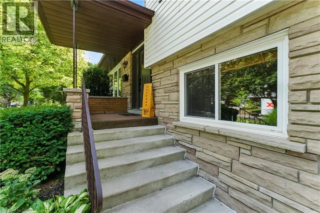 33 SHADYWOOD Crescent