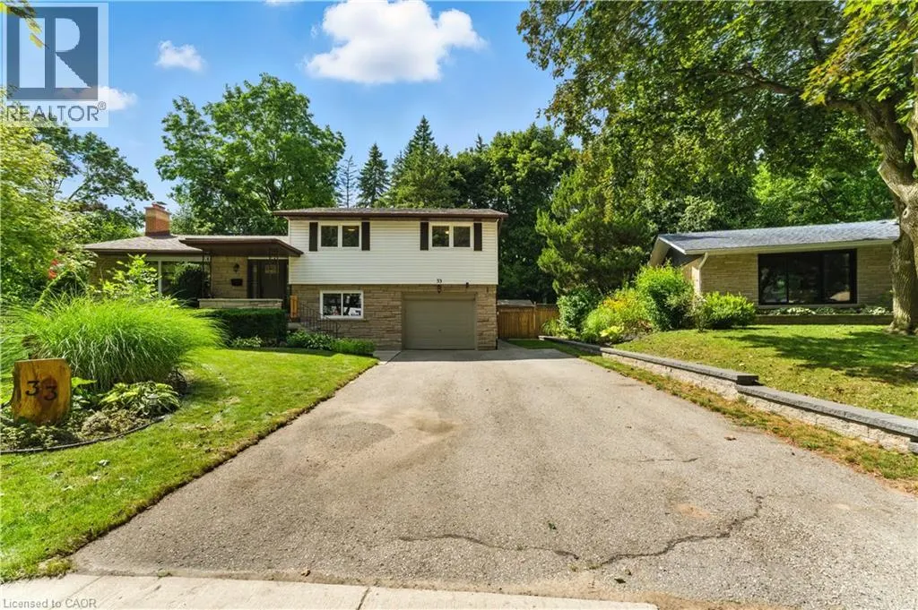 33 SHADYWOOD Crescent
