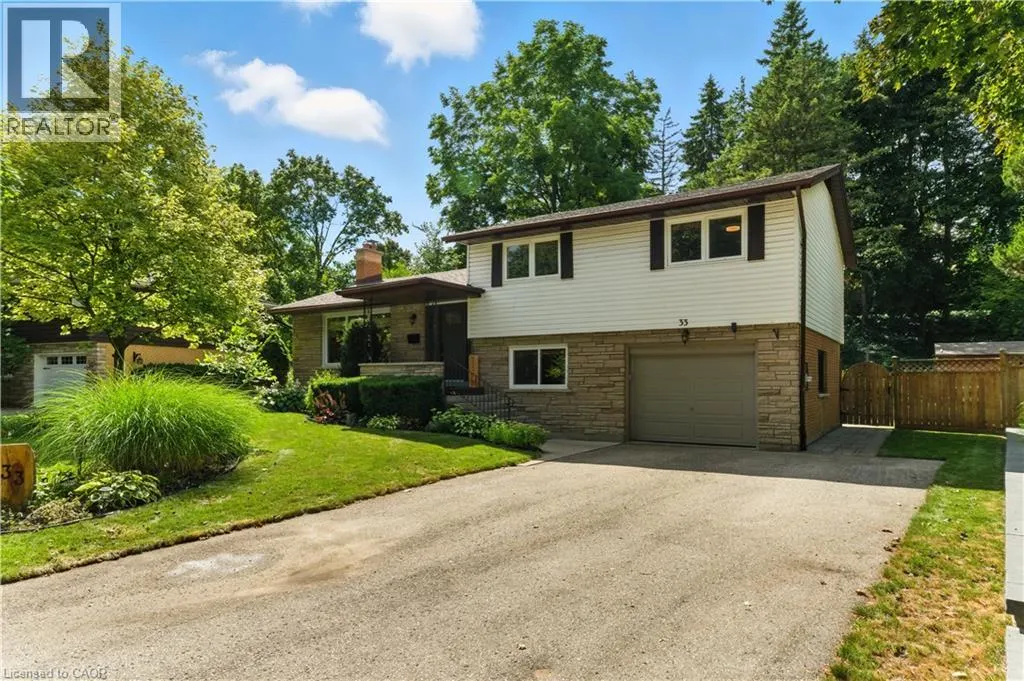 33 SHADYWOOD Crescent
