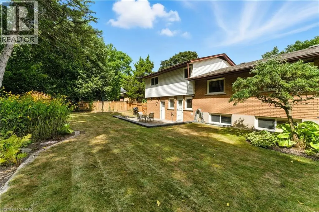 33 SHADYWOOD Crescent