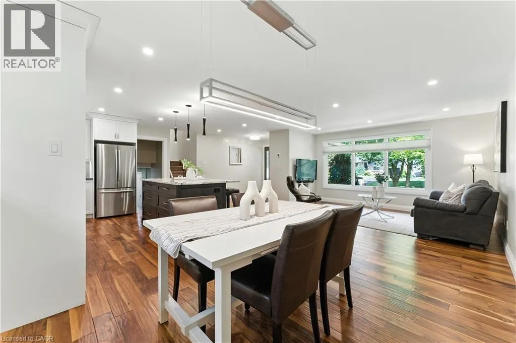 33 SHADYWOOD Crescent