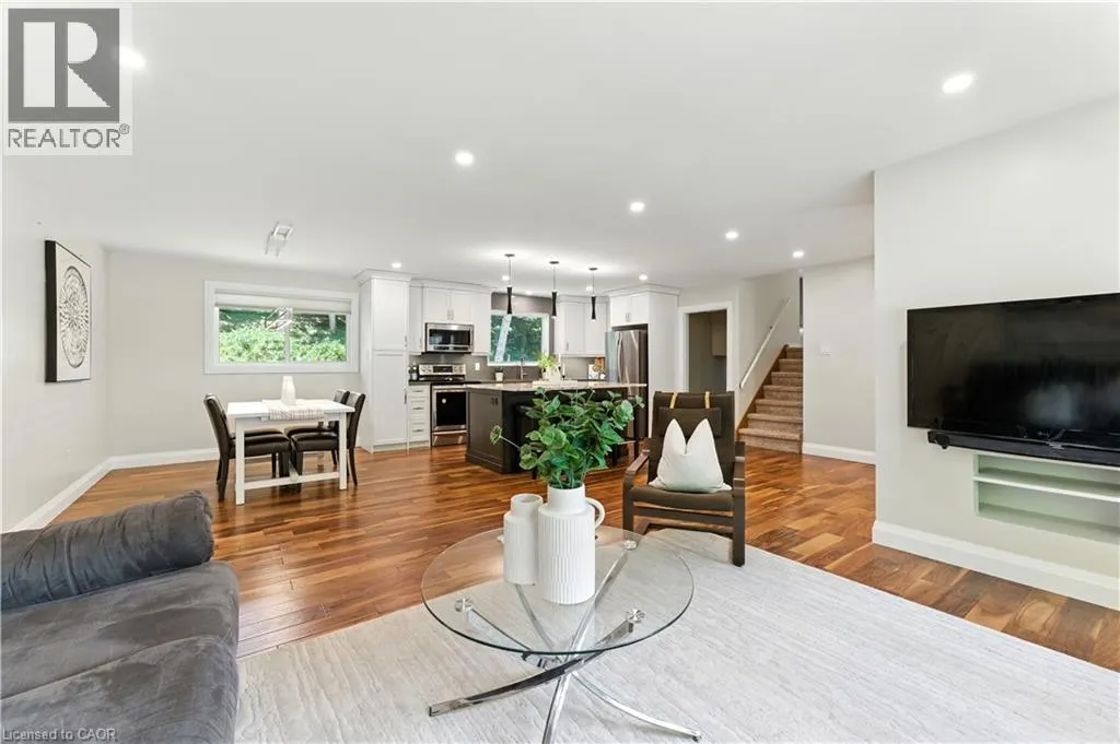 33 SHADYWOOD Crescent