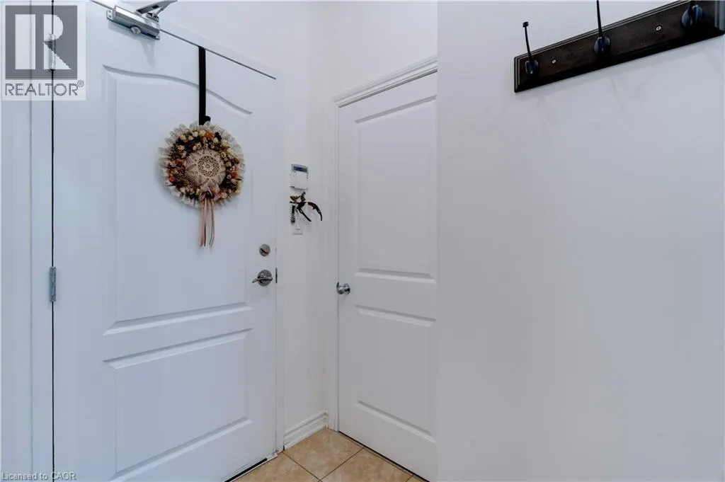 5327 UPPER MIDDLE Road Unit# 111, #111