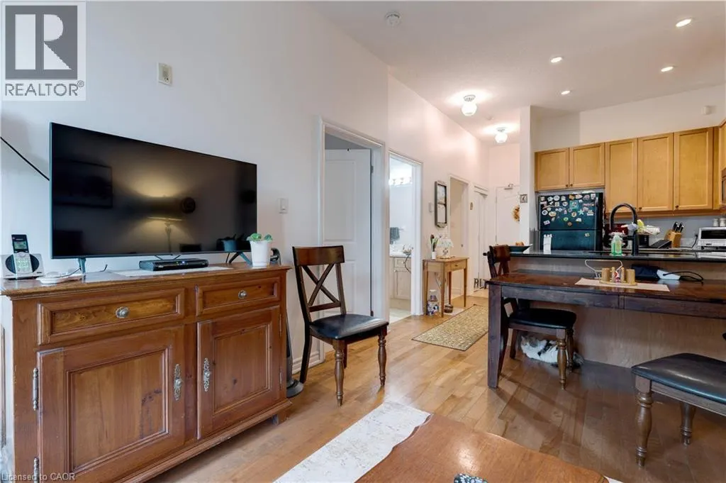 5327 UPPER MIDDLE Road Unit# 111, #111