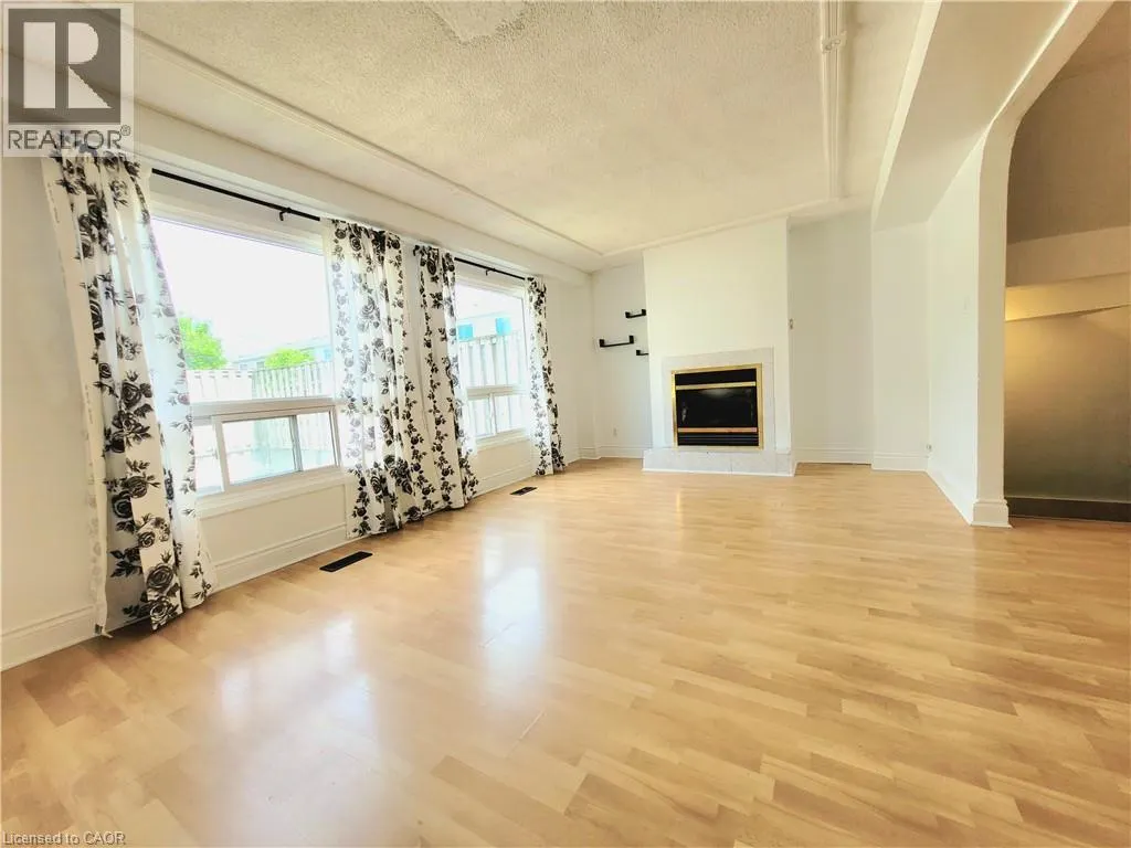 2050 UPPER MIDDLE Road Unit# 9, #9