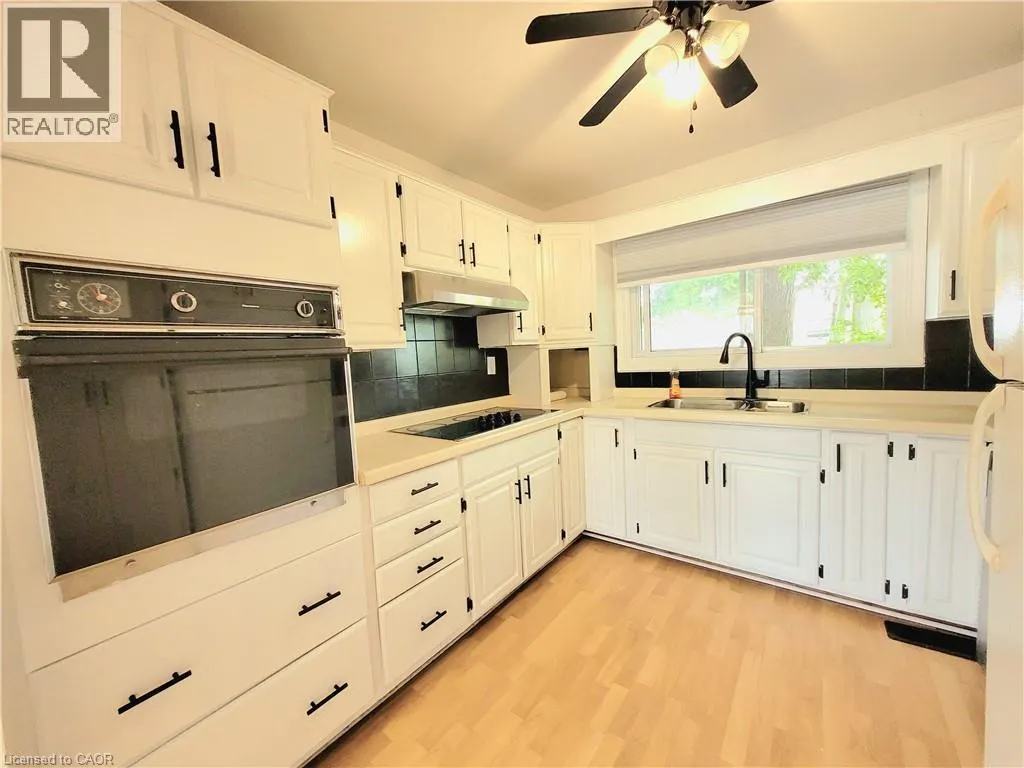 2050 UPPER MIDDLE Road Unit# 9, #9