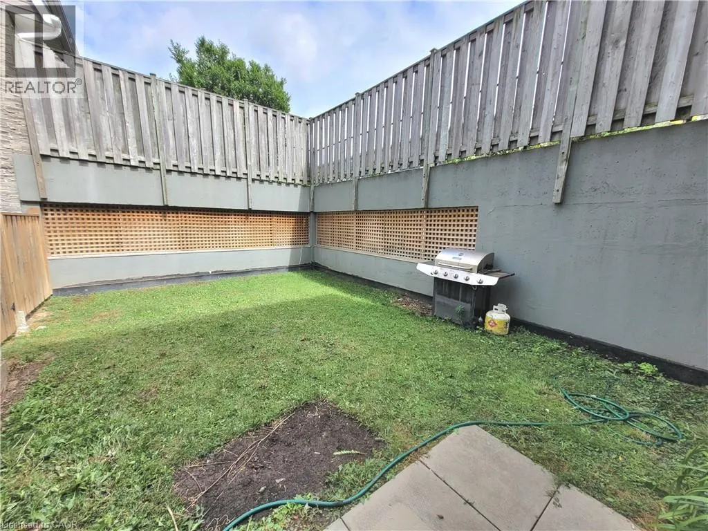 2050 UPPER MIDDLE Road Unit# 9, #9