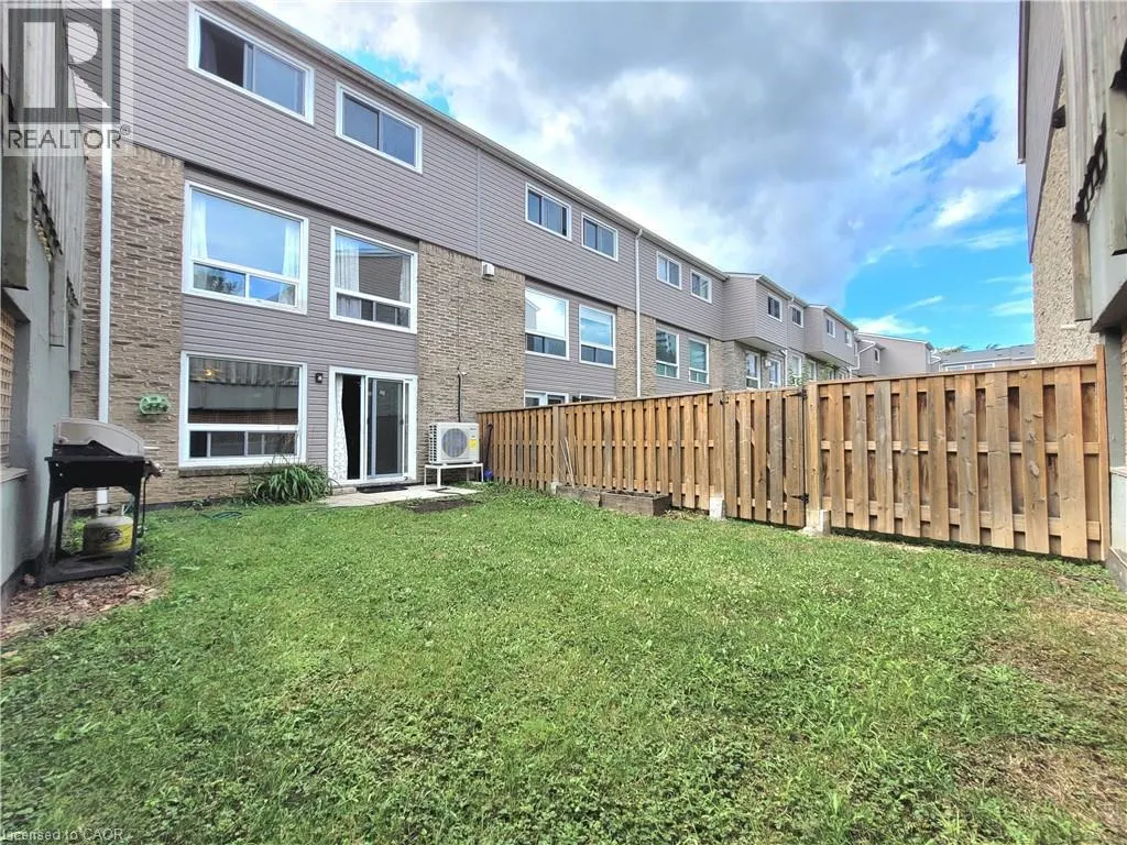 2050 UPPER MIDDLE Road Unit# 9, #9