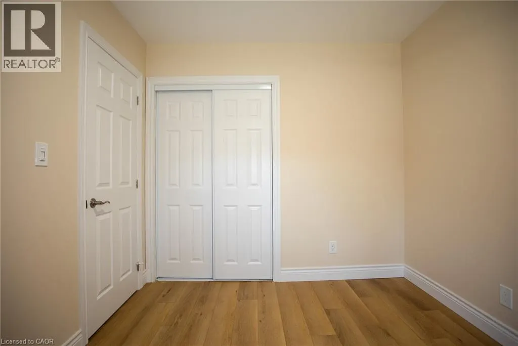 11 ROBINS Avenue