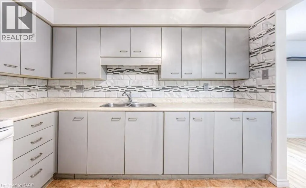 565 GREENFIELD Avenue Unit# 703, #703