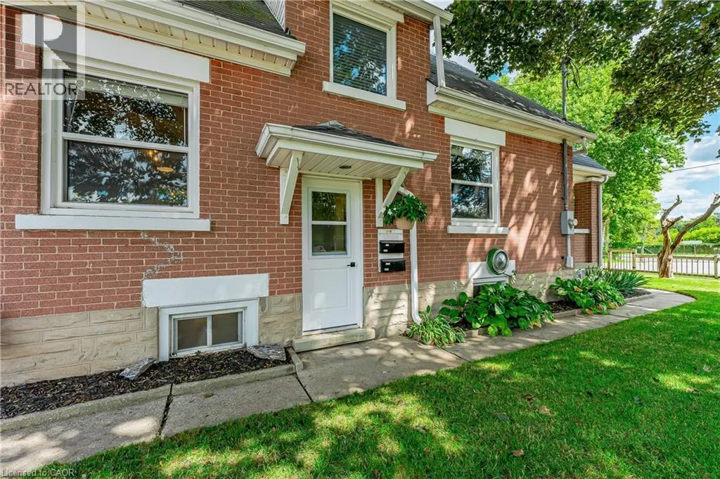 854 GUELPH Street