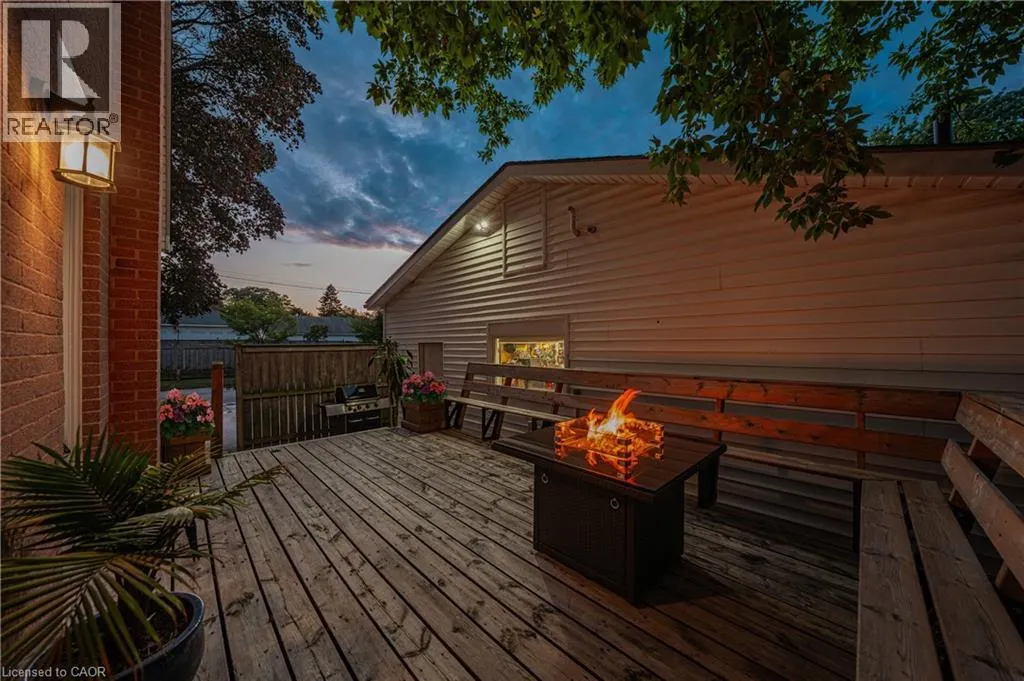 854 GUELPH Street