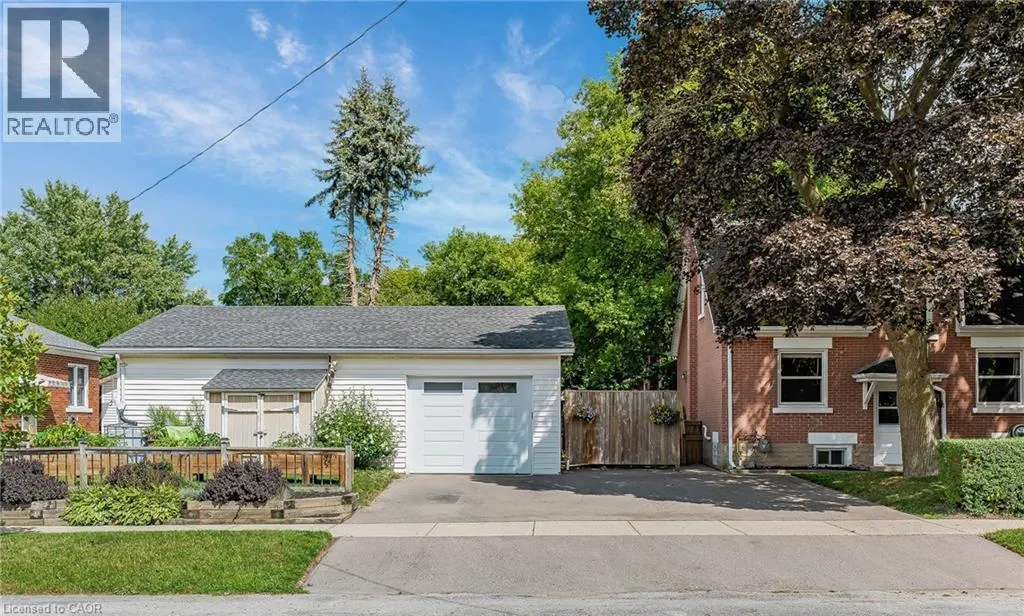 854 GUELPH Street