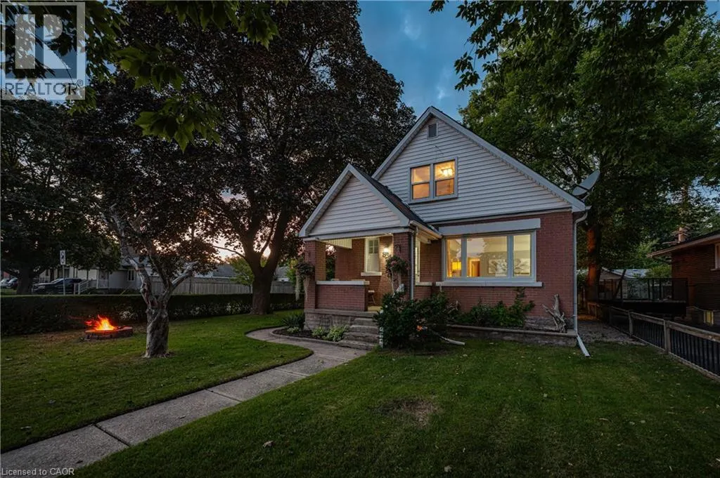 854 GUELPH Street