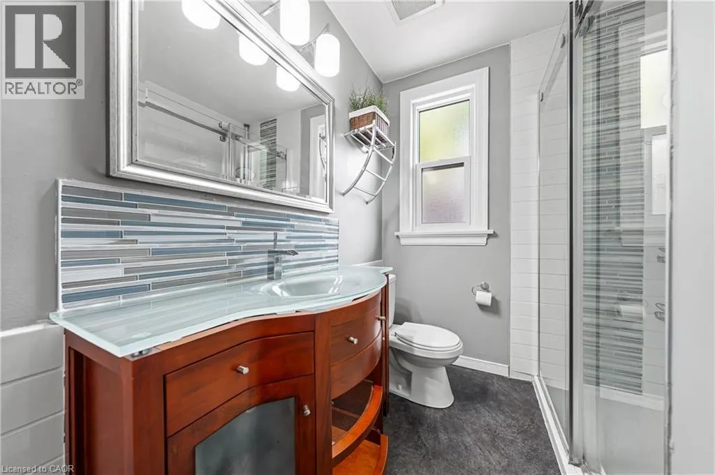 854 GUELPH Street
