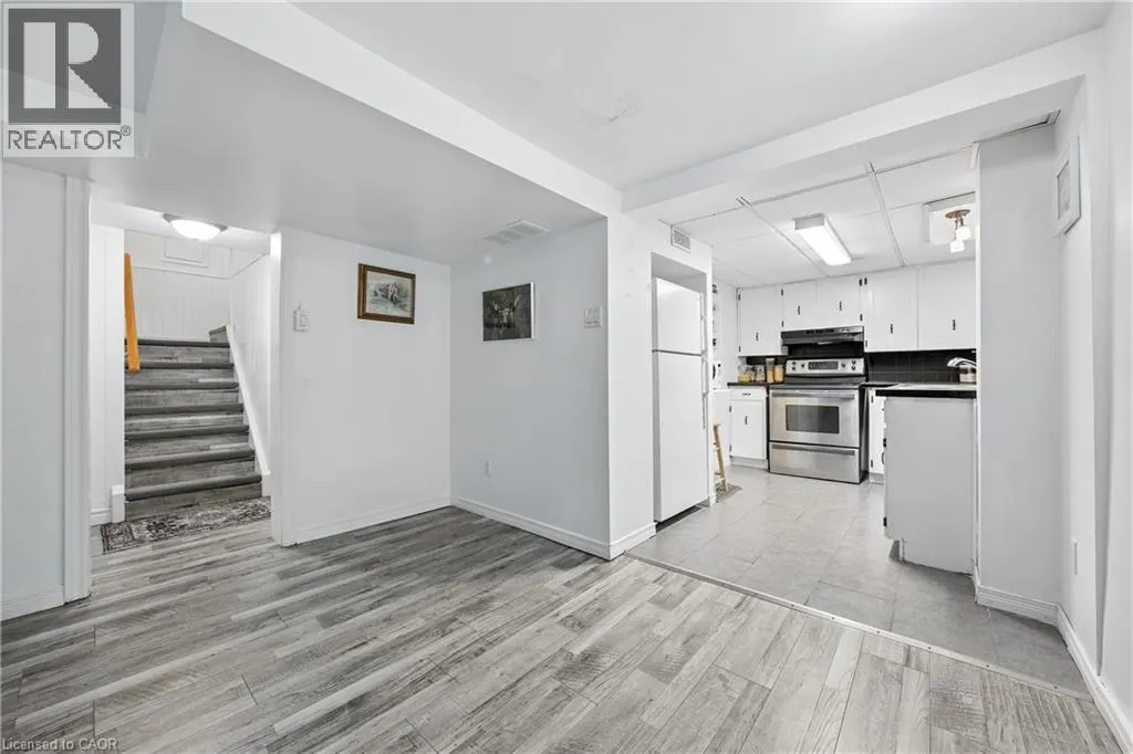 854 GUELPH Street