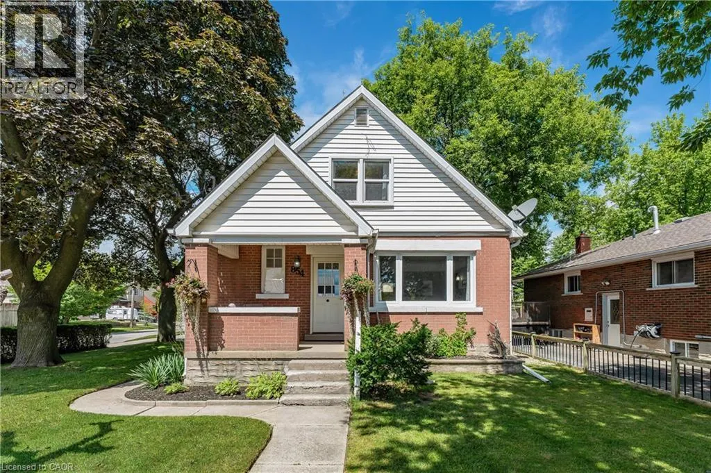 854 GUELPH Street