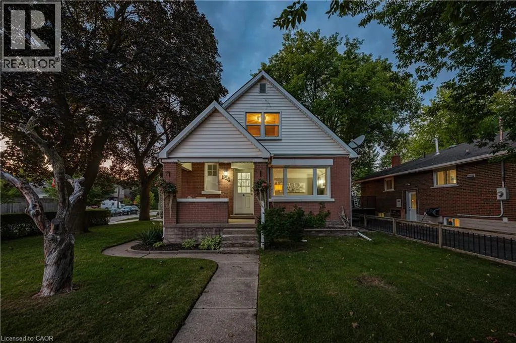 854 GUELPH Street