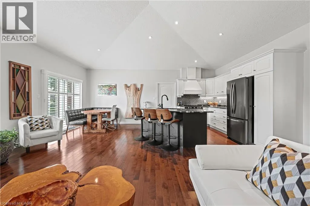 152 DEVONSHIRE Drive Unit# 18, #18