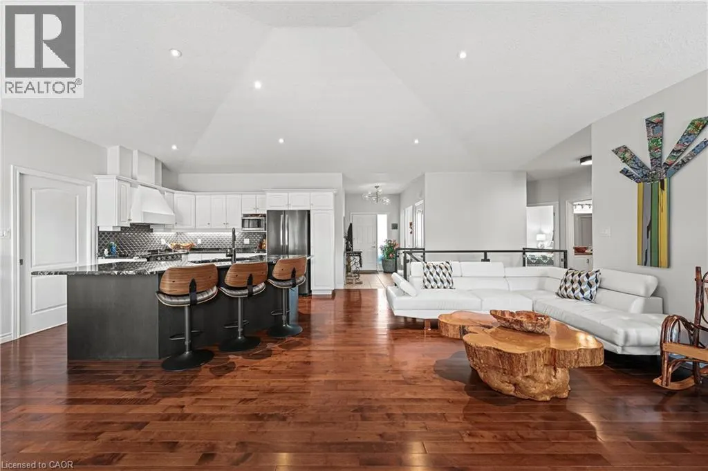 152 DEVONSHIRE Drive Unit# 18, #18